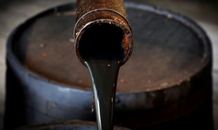 Se dispara 47% producción de petrolíferos en noviembre