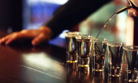 PLANTEAN IMPUESTO POR CANTIDAD DE ALCOHOL EN BEBIDAS