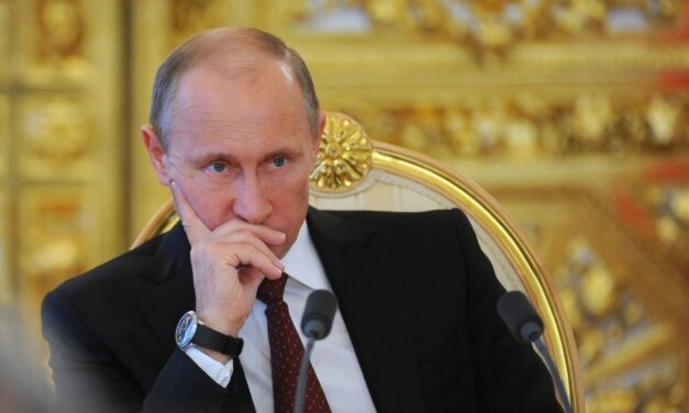 PROHÍBE UE A AGENCIAS DE CALIFICACIÓN CREDITICIA INCLUIR A RUSIA Y SUS EMPRESAS