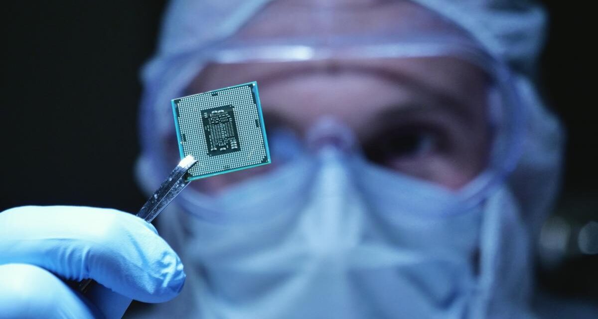 GOLPEA GUERRA EN UCRANIA A FABRICANTES DE CHIPS