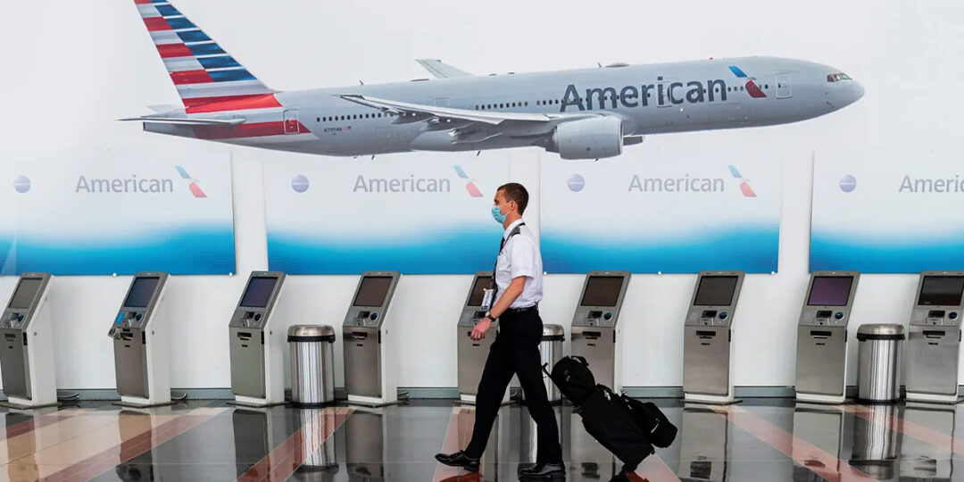 REGISTRA AMERICAN AIRLINES UN DÉFICIT DE INGRESOS PERO PREVÉ MEJORES PERSPECTIVAS