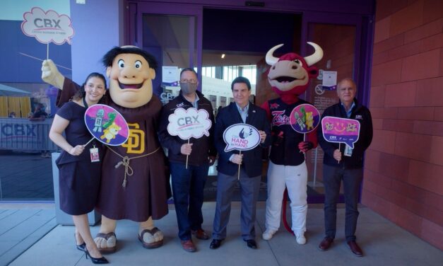 SE UNEN EQUIPOS DE BÉISBOL DE TJ Y SAN DIEGO A CAMPAÑA “UN JUGUETE UNA SONRISA”