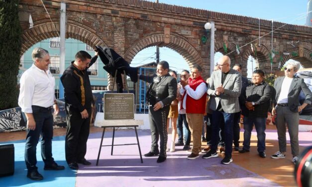 DEVELAN PLACA CONMEMORATIVA DE JOSÉ ALFREDO JIMÉNEZ EN LA PLAZA SANTA CECILIA