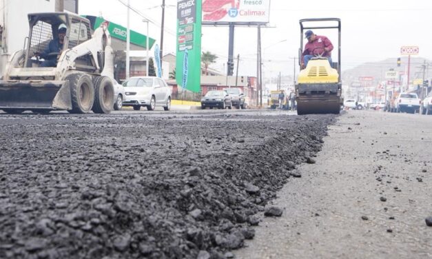 TIENE 60% DE AVANCE EL REENCARPETADO DE LA CALZADA CORTEZ EN ENSENADA