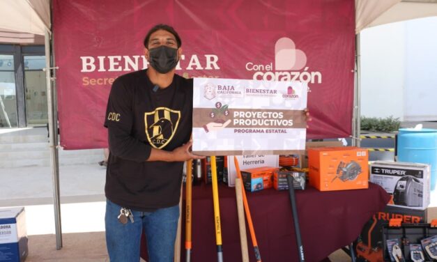 DISTRIBUYERON TARJETAS PARA EL PAGO DE LA LUZ Y PROYECTOS PRODUCTIVOS EN TECATE 