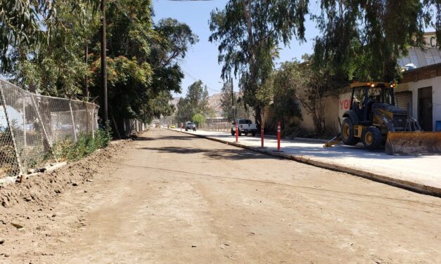AVANZA GOBIERNO DEL ESTADO EN LA PAVIMENTACIÓN DE ACCESO A COLONIA SAN JOSÉ EN EL MUNICIPIO DE TECATE