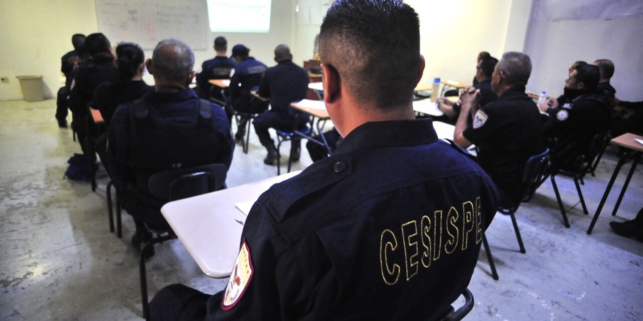 CAPACITA CESISPE A AGENTES DE SEGURIDAD Y CUSTODIA PENITENCIARIA
