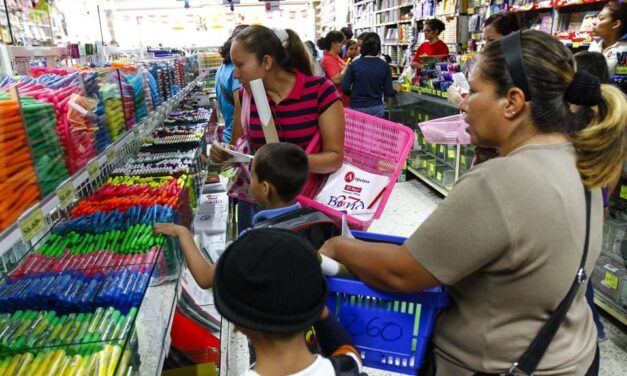 SE DISPARA ALZA DE PRECIOS EN ÚTILES ESCOLARES