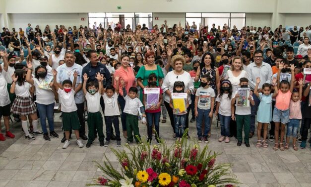 DONARON SECRETARÍA DE EDUCACIÓN Y CANACO MEXICALI ÚTILES ESCOLARES