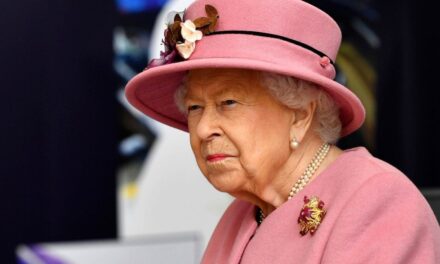MURIÓ LA REINA ISABEL II A LOS 96 AÑOS