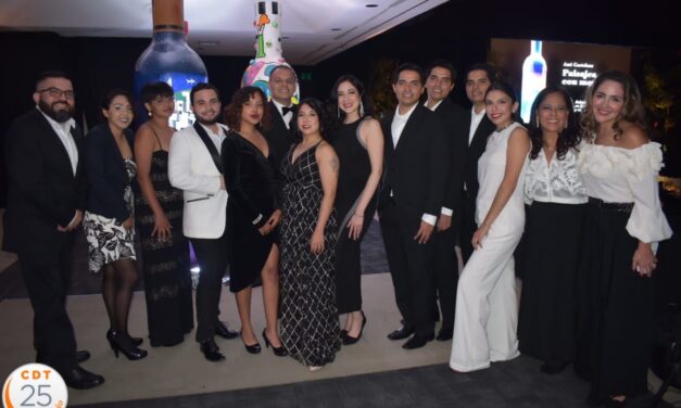 CONCLUYERON CON CENA DE GALA FESTEJOS POR 25 ANIVERSARIO DEL CDT