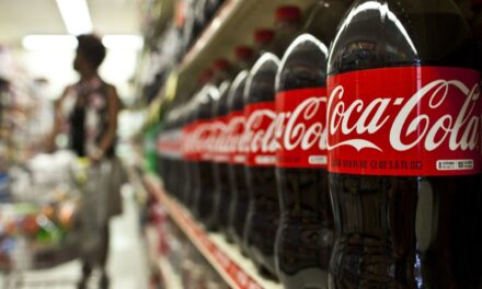 PREVÉ COCA-COLA MAYORES INGRESOS Y GANANCIAS ANUALES