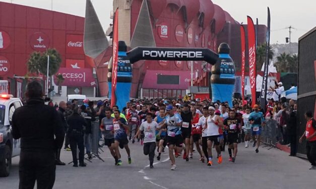 PARTICIPARON 1,300 PERSONAS EN CARRERA “CORRE CONTRA EL CÁNCER DE MAMA”