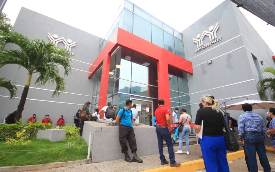 LLAMA INFONAVIT A DERECHOHABIENTES A CAMBIAR CRÉDITO DE VSM POR PESOS