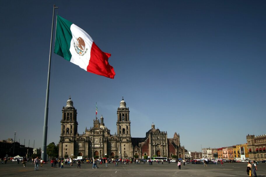 PRONOSTICAN BANQUEROS ÁREA DE OPORTUNIDAD EN MÉXICO PARA 2023