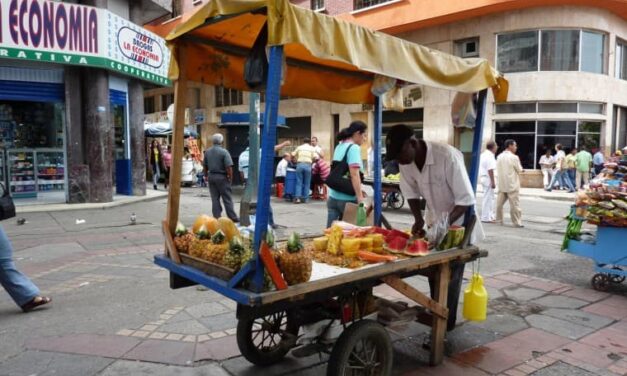 CONSIDERA PRESIDENTE DE CANACO QUE LOS AMBULANTES SON UNA COMPETENCIA DESLEAL