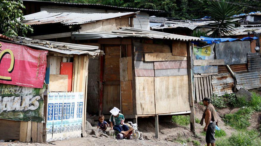 TIENE EL 45% DE LOS MEXICANOS SUELDOS INSUFICIENTES ANTE LA POBREZA