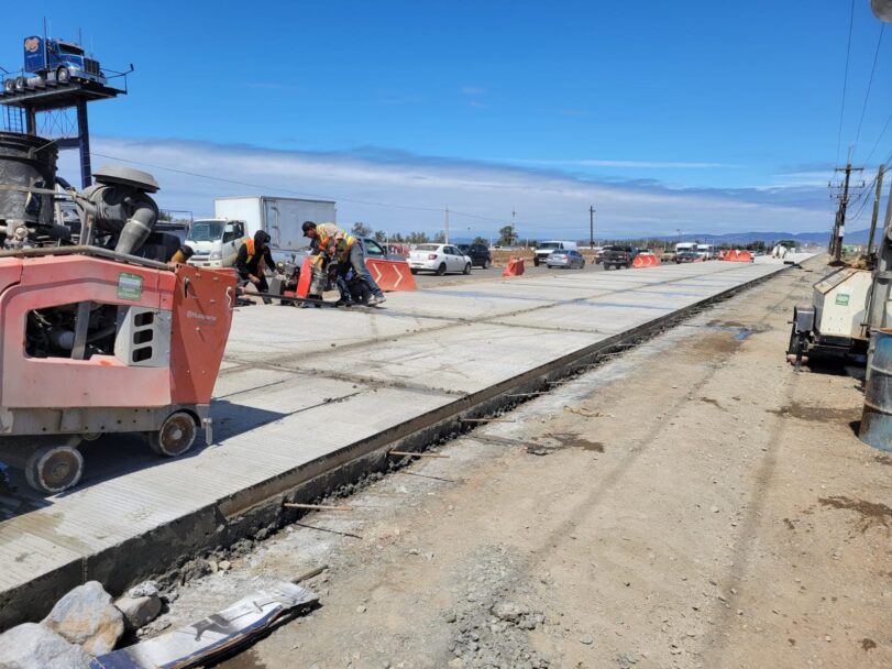 SE HA COLOCADO UN KM DE LOSA DE RODAMIENTO EN EL TRAMO CHAPULTEPEC-MANEADERO