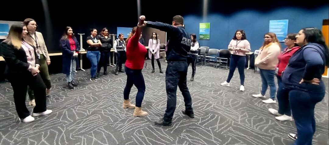 ENSEÑAN DEFENSA PERSONAL CON “MUJER SEGURA” EN EMPRESAS DE TIJUANA