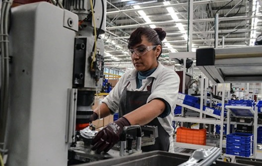 SON EN BC MADRES 7 DE CADA 10 MUJERES TRABAJADORAS