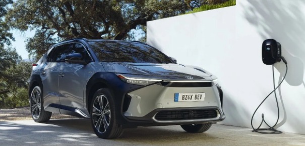 BUSCA TOYOTA IMPULSAR AUTOS ELÉCTRICOS EN MÉXICO