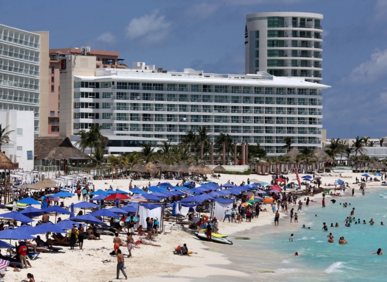 ESPERAN HASTA 500 MIL TURISTAS SEMANALES EN EL CARIBE MEXICANO EN VERANO
