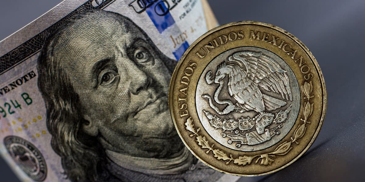 LOGRÓ EL PESO COTIZARSE EN 17.07 UNIDADES POR DÓLAR