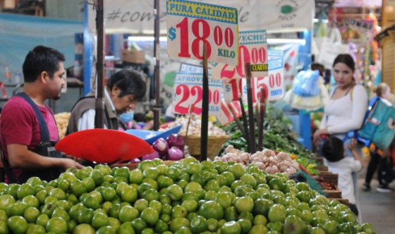 ADVIERTEN RIESGOS PESE A QUE INFLACIÓN DESACELERÓ A MENOS DEL 5%