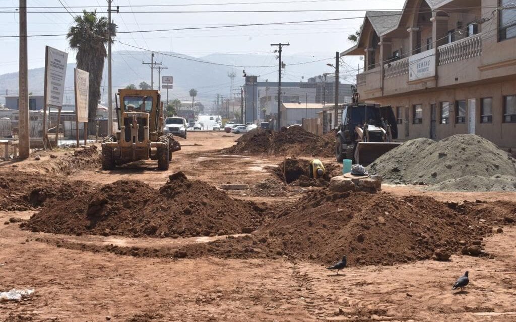 ESTÁN EN EJECUCIÓN OBRAS DE PAVIMENTACIÓN POR 45.5 MDP EN ENSENADA