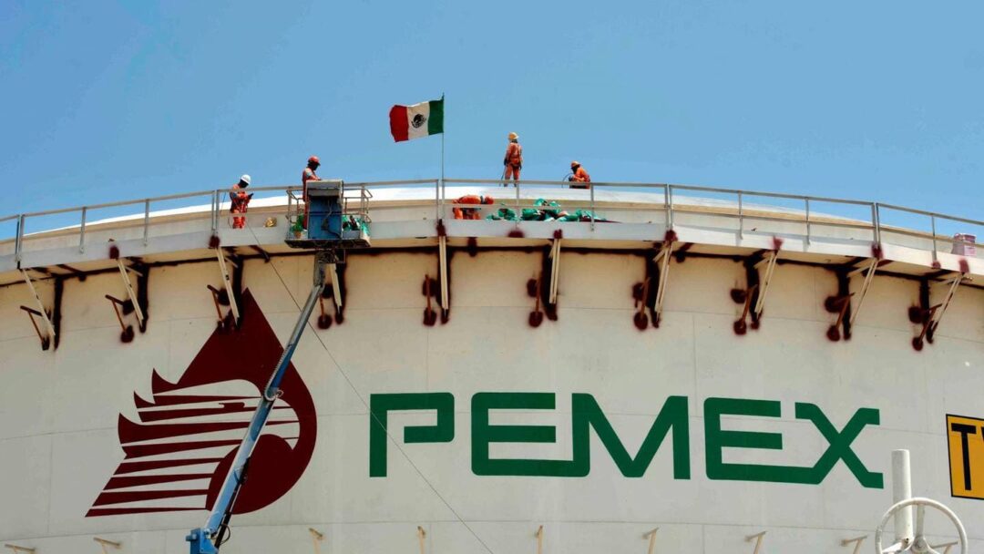 CALIFICA FITCH COMO RIESGOSAS LAS FINANZAS MEXICANAS POR PEMEX