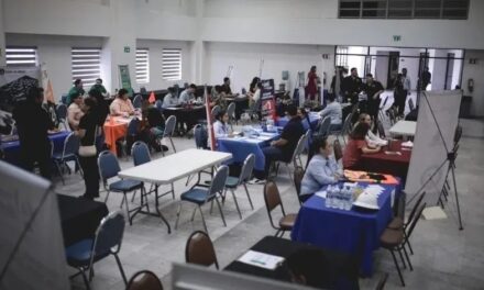 ACUDEN MIGRANTES A FERIAS DE EMPLEO EN LA CIUDAD