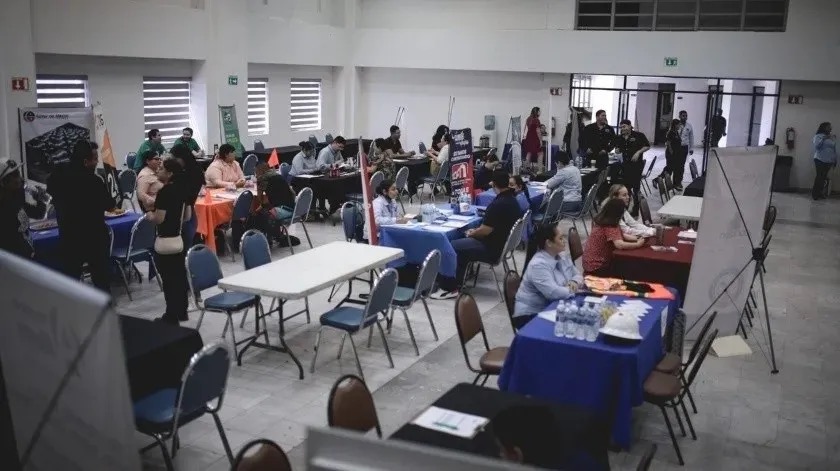 ACUDEN MIGRANTES A FERIAS DE EMPLEO EN LA CIUDAD