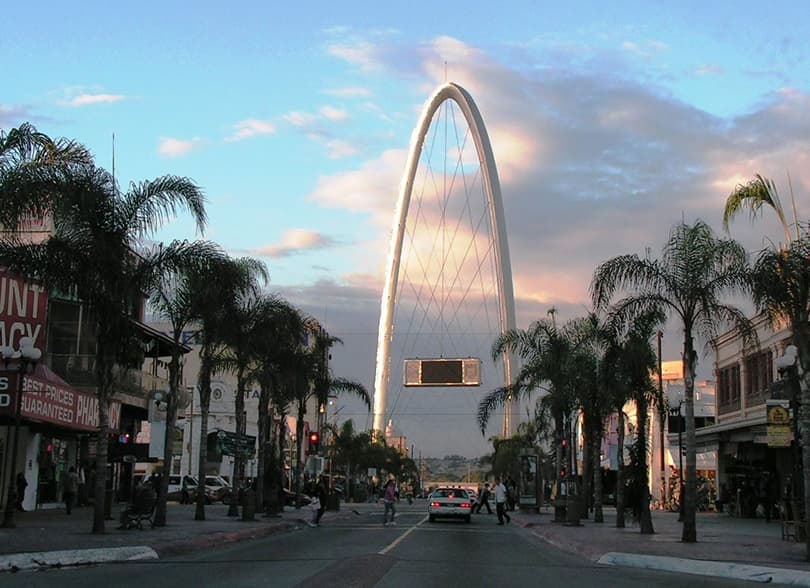 CERRÓ 80% DE NEGOCIOS EN TIJUANA EL DOMINGO POR LAS LLUVIAS