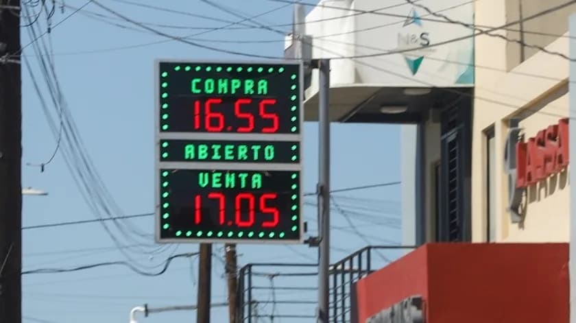Se espera que el dólar no rebase los 18 pesos a fin de año