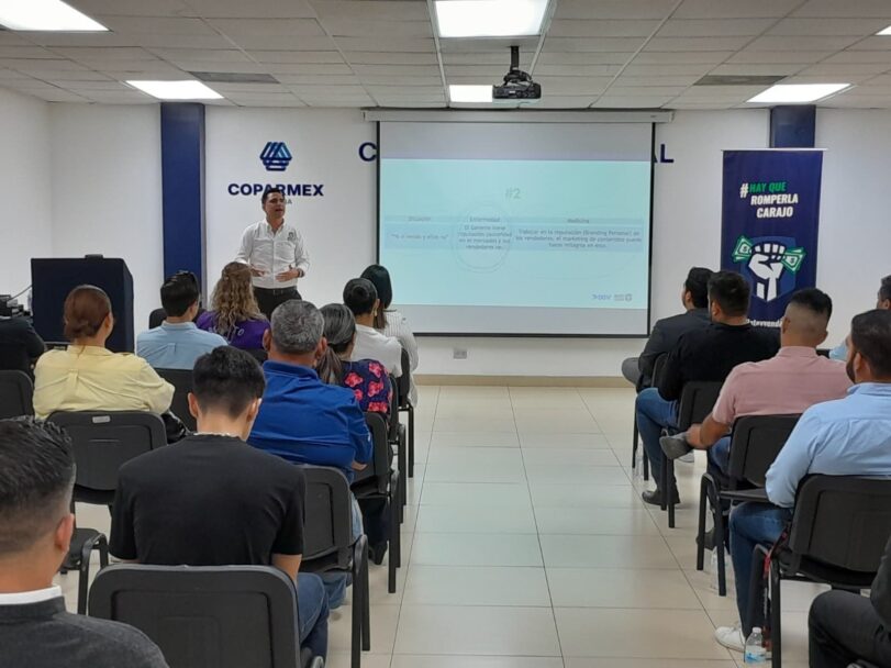 IMPARTEN A JÓVENES EMPRESARIOS LA EXPERIENCIA DE “CÁLLATE Y VENDE”