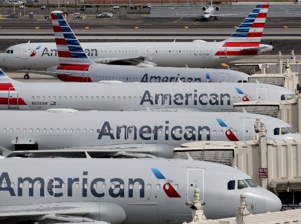 Refrenda American Airlines su compromiso con México