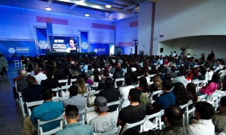 Presentaron expositores de la 12va edición del Foro Eleva