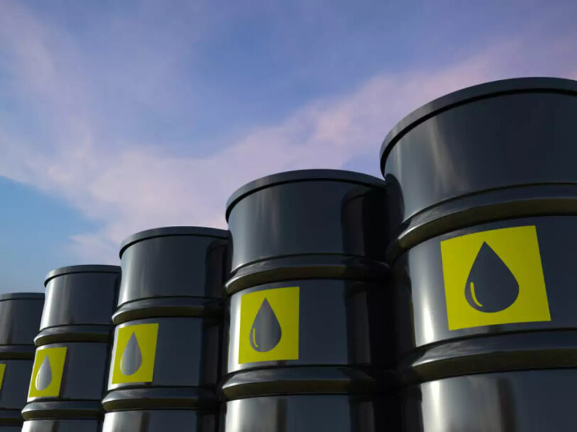 Sube petróleo casi 6% tras irrupción israelí en Gaza