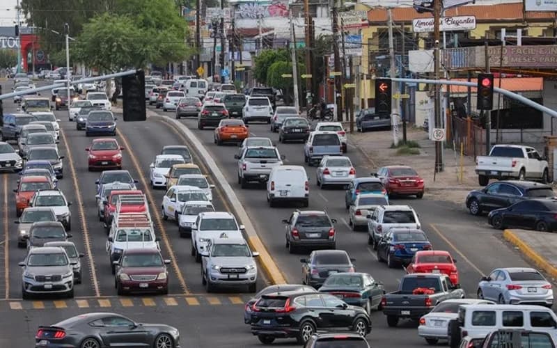 Exhortan a aminorar el uso del automóvil en Mexicali