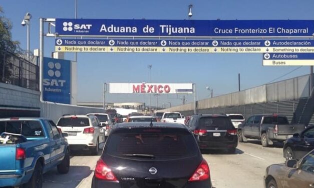 Sigue lento cruce a México por El Chaparral al entrar a Tijuana
