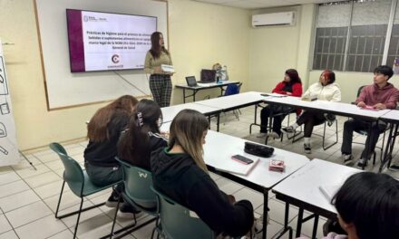 Capacitó COEPRIS BC a estudiantes sobre marco regulatorio para un negocio