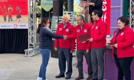 Otorgaron mil certificados de capacitación a mujeres trabajadoras