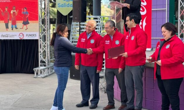 Otorgaron mil certificados de capacitación a mujeres trabajadoras