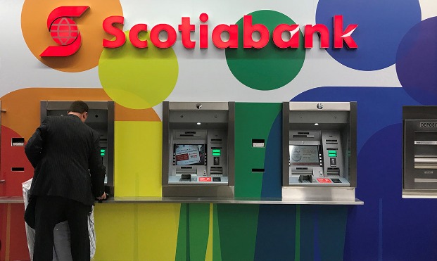 Analiza Scotiabank salir de Colombia y priorizar México y Canadá