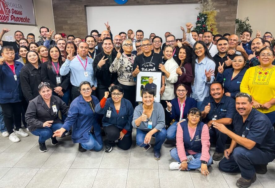 Reconoció TT Electronics la carrera ejemplar de Arturo Wong