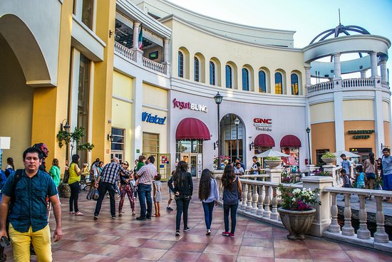 Refuerzan estrategias preventivas en centros comerciales de Tijuana