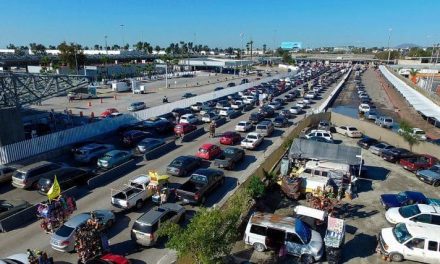 Se mantiene impacto negativo en turismo con lentos cruces fronterizos