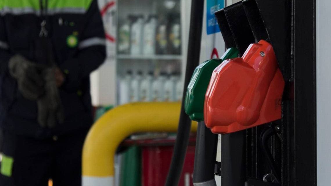 Están la mitad de las gasolineras del país fuera del monitoreo digital del SAT