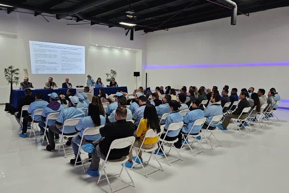 Realizarán estancias estudiantes de UABC en SMK Electrónica