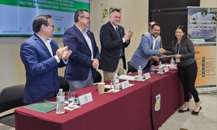Forman talento para la industria estratégica de semiconductores